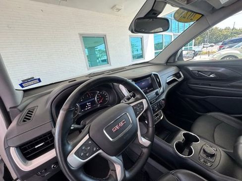 Used 2023 GMC Terrain SLT image 13