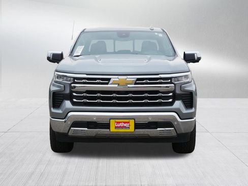 Used 2025 Chevrolet Silverado 1500 LTZ AWD/4WD image 2