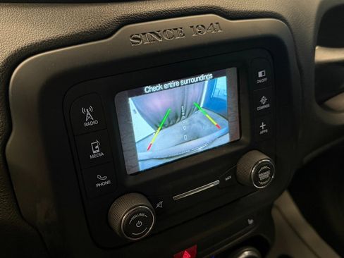 Used 2017 Jeep Renegade Trailhawk w/ Premium Trailhawk Package image 12