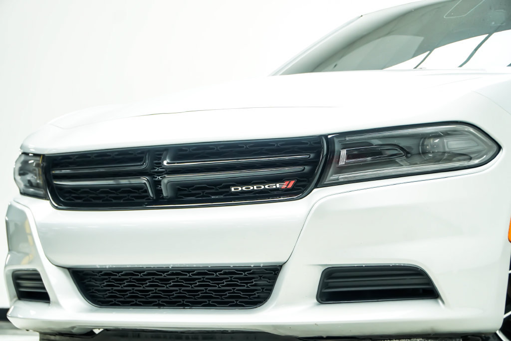Used 2022 Dodge Charger SXT w/ Plus Group RWD image 2