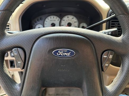 Used 2004 Ford Escape XLS FWD image 48