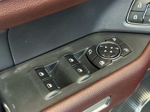 Used 2022 Ford Expedition Max Limited RWD image 12