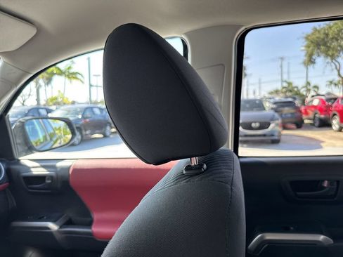 Used 2022 Toyota Tacoma SR5 w/ Technology Package RWD image 16