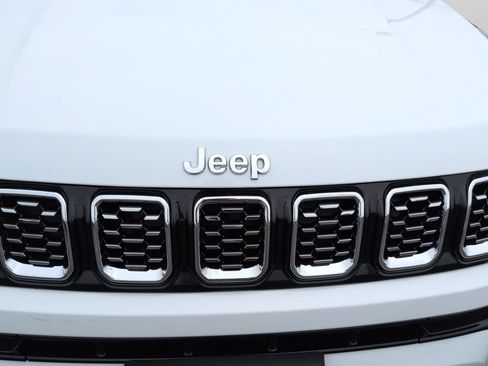 Used 2025 Jeep Compass Limited AWD/4WD image 11