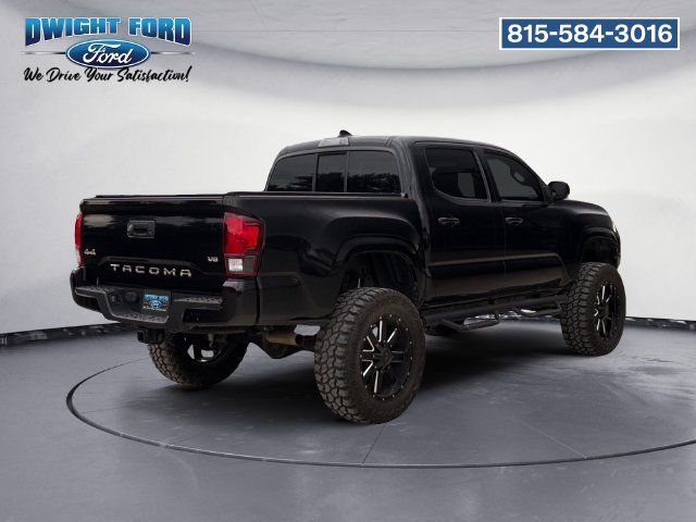 Used 2018 Toyota Tacoma SR AWD/4WD image 5