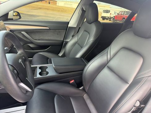 Used 2021 Tesla Model 3 Performance image 11