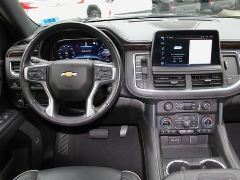 Used 2023 Chevrolet Suburban Premier AWD/4WD image 23