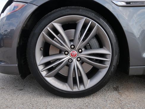 Used 2016 Jaguar XJ Supercharged image 52