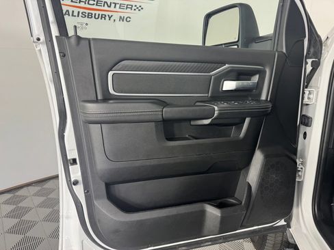 Used 2025 RAM 2500 Big Horn AWD/4WD image 9