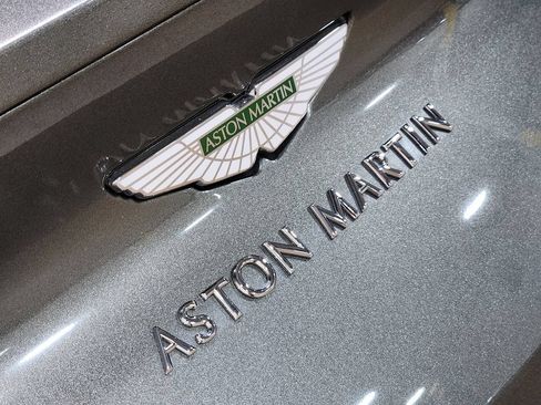 Used 2021 Aston Martin DB11 Coupe RWD image 39