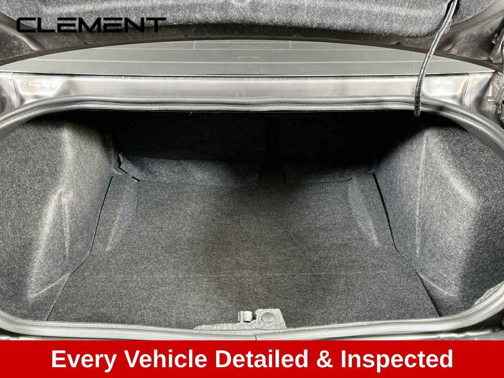 Used 2022 Dodge Challenger R/T Scat Pack RWD image 9