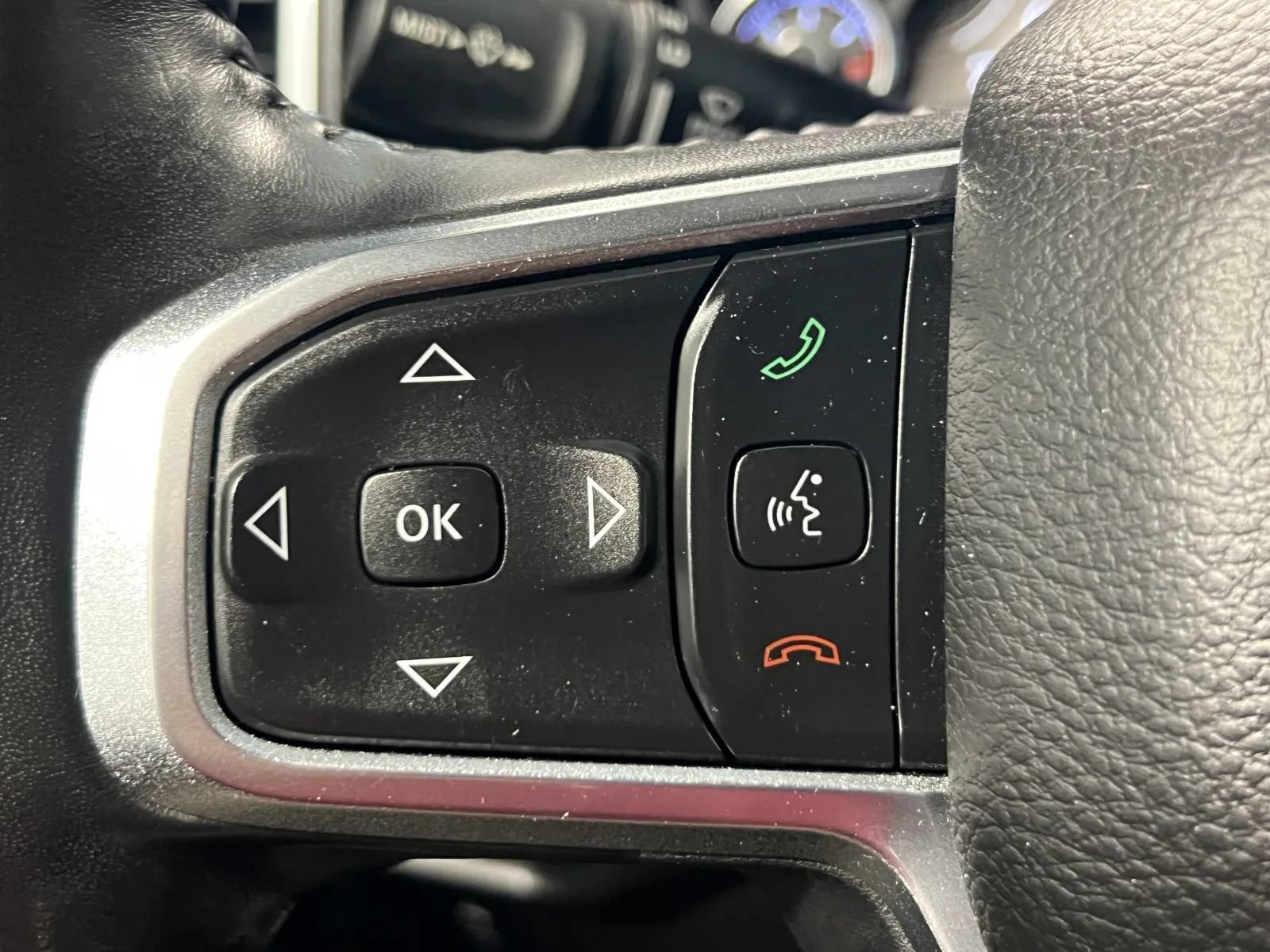 Used 2020 RAM 1500 Laramie AWD/4WD image 11