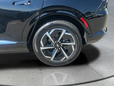 Used 2025 Chevrolet Equinox EV LT FWD image 30