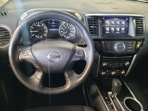 Used 2020 Nissan Pathfinder SV FWD image 22