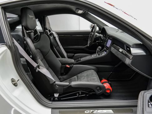 Used 2018 Porsche 911 GT2 RS RWD image 33