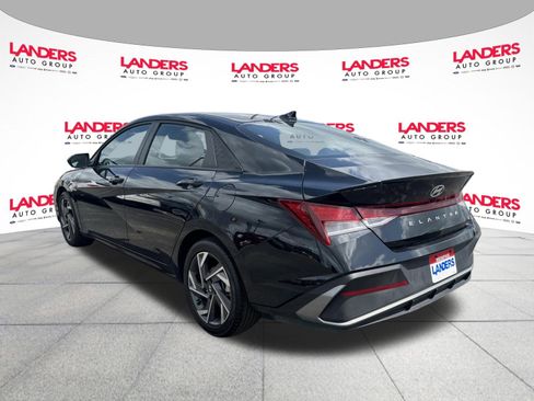 Used 2025 Hyundai Elantra Sport FWD image 5
