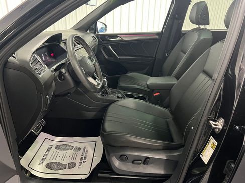 Used 2023 Volkswagen Tiguan SE R-Line image 5