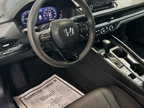 Used 2023 Honda Accord EX image 10