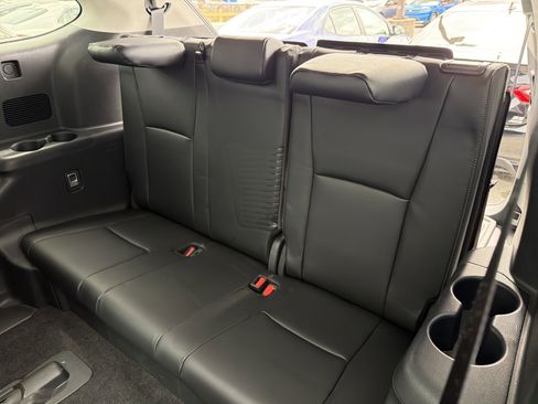 Used 2024 Toyota Highlander Platinum AWD/4WD image 27
