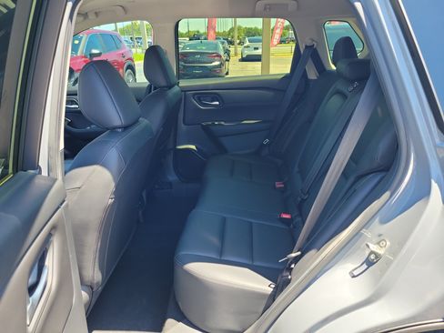Certified 2024 Nissan Rogue SL FWD image 15