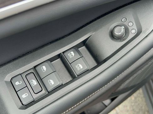 Used 2024 Jeep Grand Cherokee Limited AWD/4WD image 22