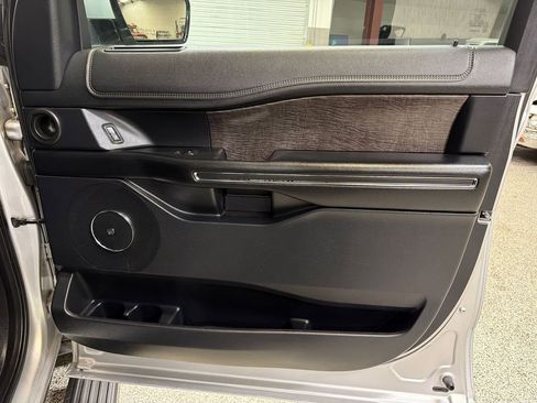Used 2019 Ford Expedition Max Limited RWD image 43