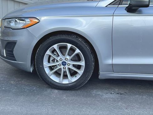 Used 2020 Ford Fusion SE image 17