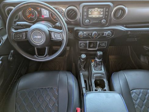 Used 2018 Jeep Wrangler Unlimited Sport AWD/4WD image 6