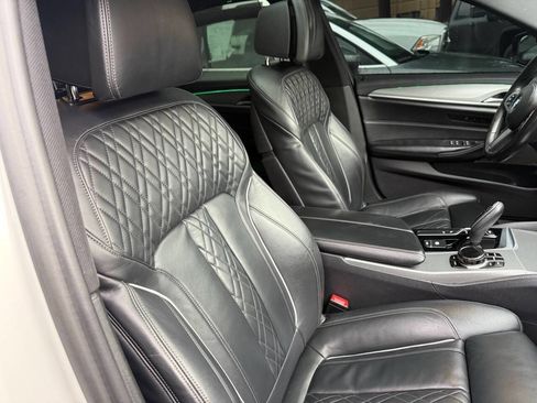 Used 2018 BMW M550i xDrive image 16