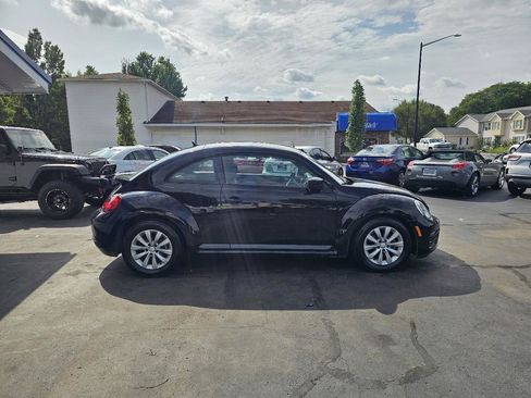 Used 2017 Volkswagen Beetle 1.8T S FWD image 13