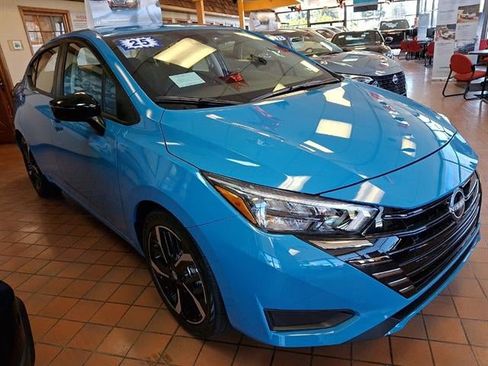 New 2025 Nissan Versa SR w/ Trunk Package FWD image 3