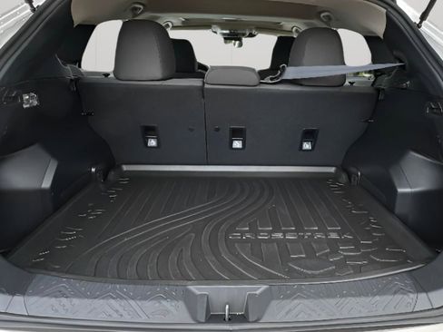 Used 2025 Subaru Crosstrek 2.0i Premium image 6