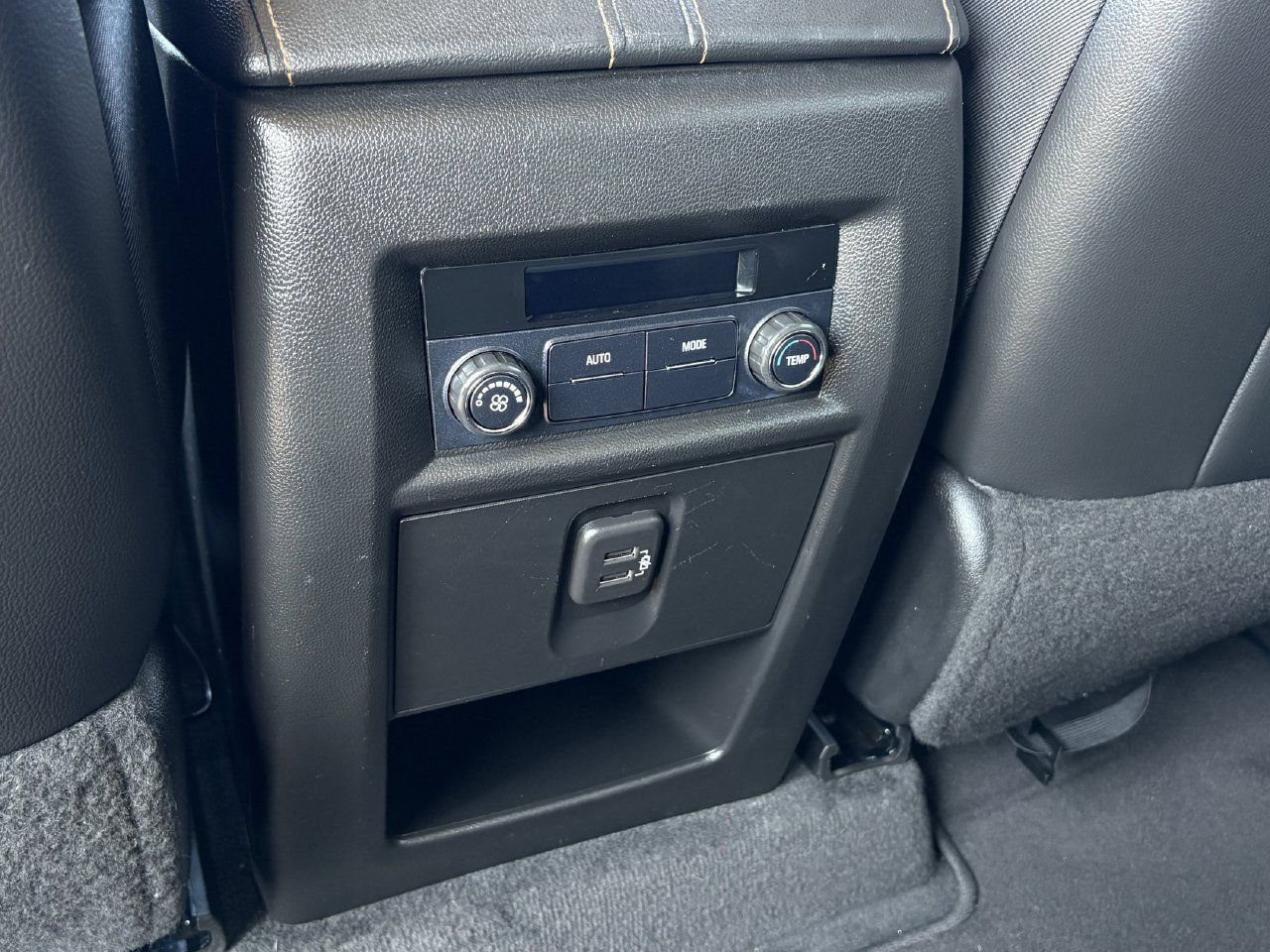 Used 2020 Chevrolet Traverse LT FWD image 23