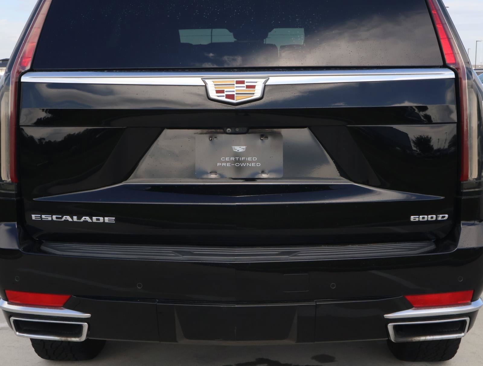 Used 2022 Cadillac Escalade Premium Luxury AWD/4WD image 10