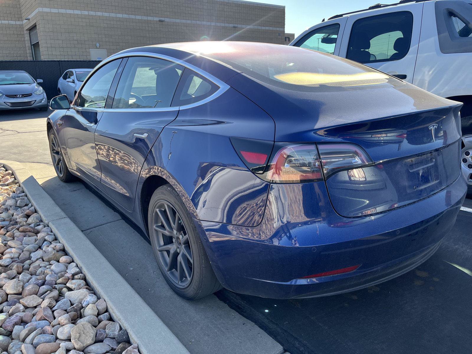 Used 2018 Tesla Model 3 Long Range RWD image 4