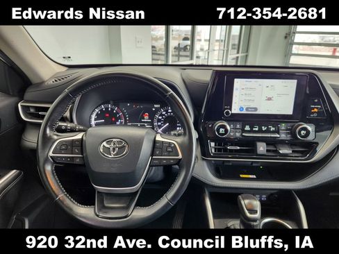 Used 2023 Toyota Highlander XLE image 24