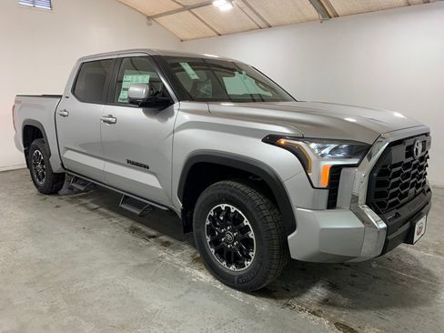 New 2025 Toyota Tundra SR5 w/ TRD Off-Road Premium Package AWD/4WD image 4
