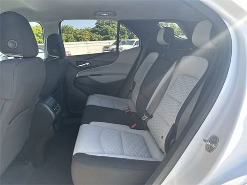 Used 2021 Chevrolet Equinox LT image 27