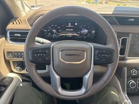 Used 2023 GMC Yukon XL Denali AWD/4WD image 28