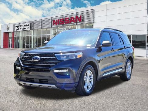 Used 2024 Ford Explorer XLT w/ Equipment Group 202A RWD image 8