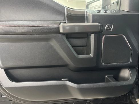 Used 2019 Ford F150 Lariat w/ Equipment Group 502A Luxury AWD/4WD image 25