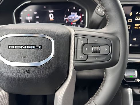 Used 2025 GMC Sierra 2500 Denali image 17