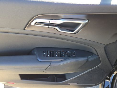New 2026 Kia Sportage EX FWD image 9