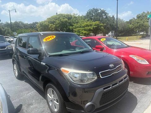 Used 2015 Kia Soul FWD image 1