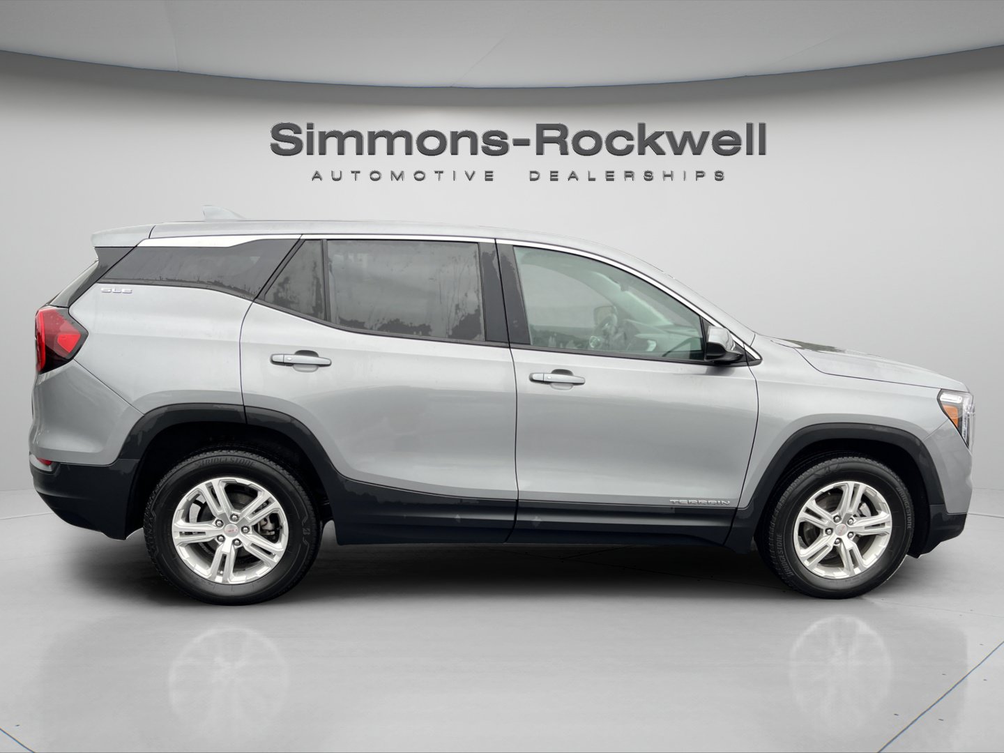 Used 2024 GMC Terrain SLE AWD/4WD image 6
