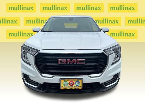 Used 2024 GMC Terrain SLE AWD/4WD image 16