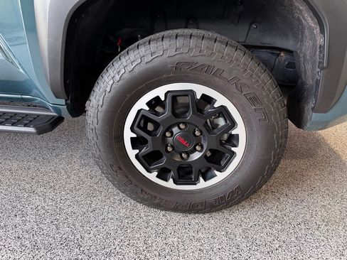 Certified 2025 Toyota 4Runner TRD Off-Road Premium AWD/4WD image 14