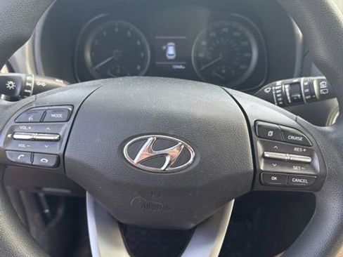 Used 2020 Hyundai Kona SE AWD/4WD image 6
