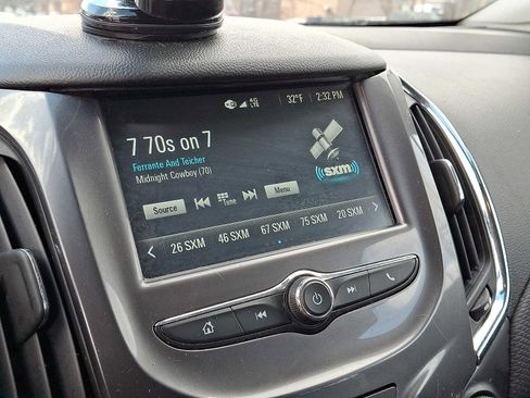 Used 2017 Chevrolet Cruze LT image 15