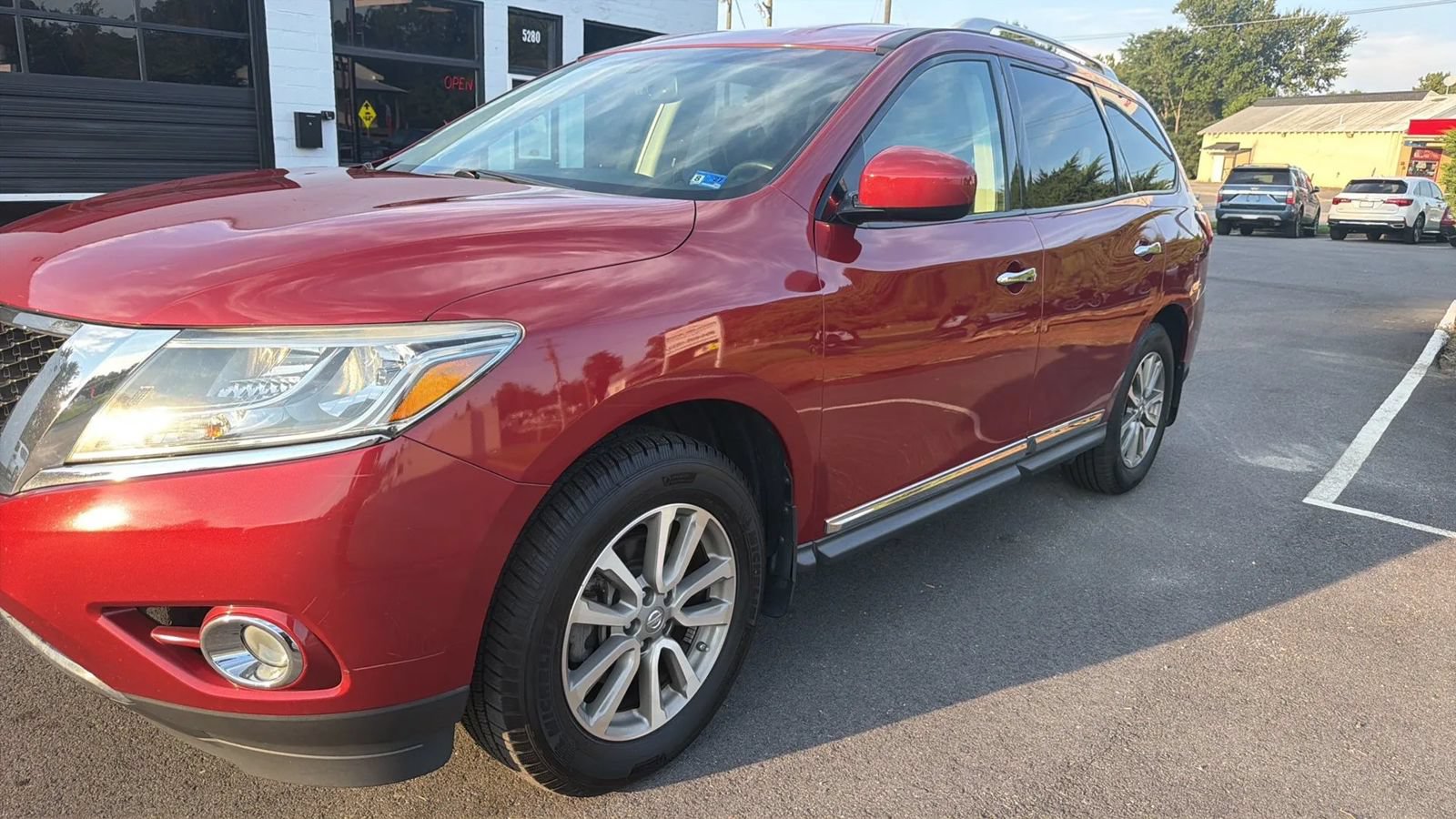 Used 2014 Nissan Pathfinder SL w/ SL Tech Package AWD/4WD image 13